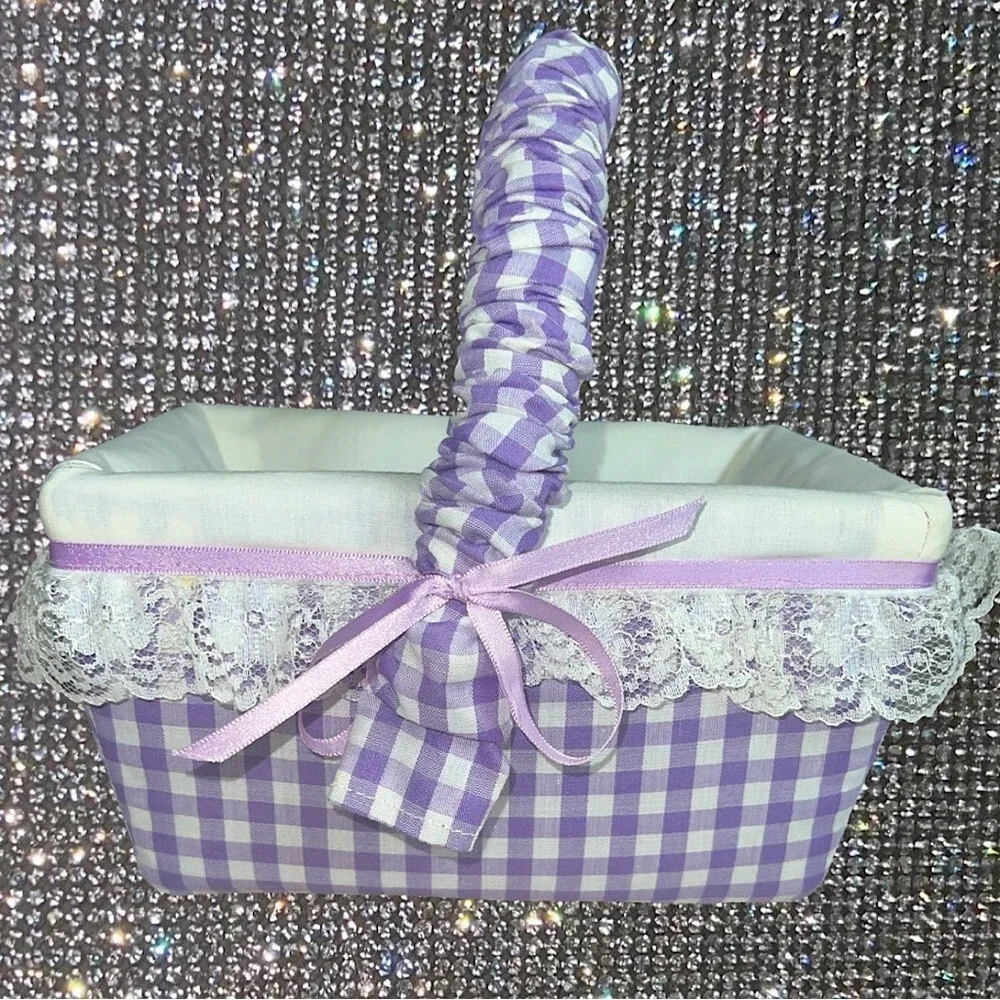 Picnic basket 60’s vintage gingham cute bows purple white lace floral cabincore